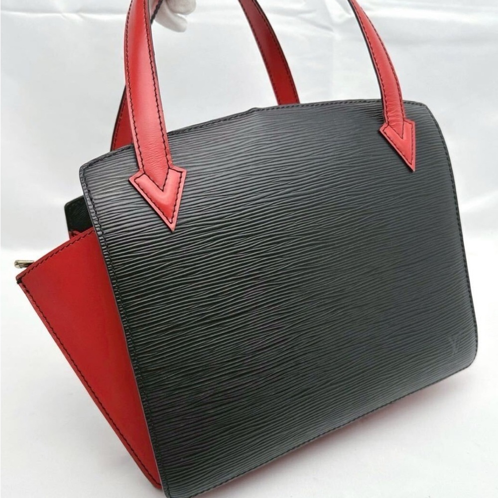 Authentic LOUIS VUITTON Epi Varenne handbag M52387 with COA